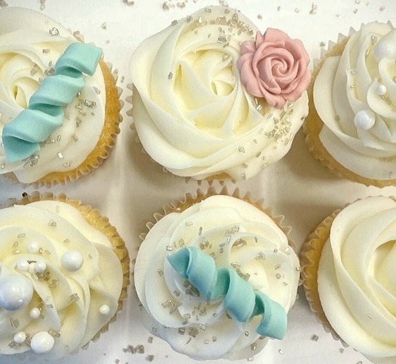 Elegant baby shower sales cupcakes